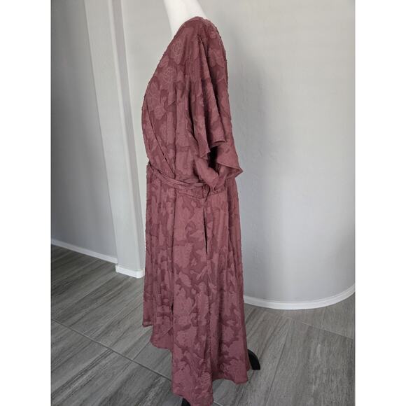 Feminine Pink Floral Burnout Jacquard Wrap Midi Dress Flutter Sleeve Torrid Sz 6 - Picture 2 of 13